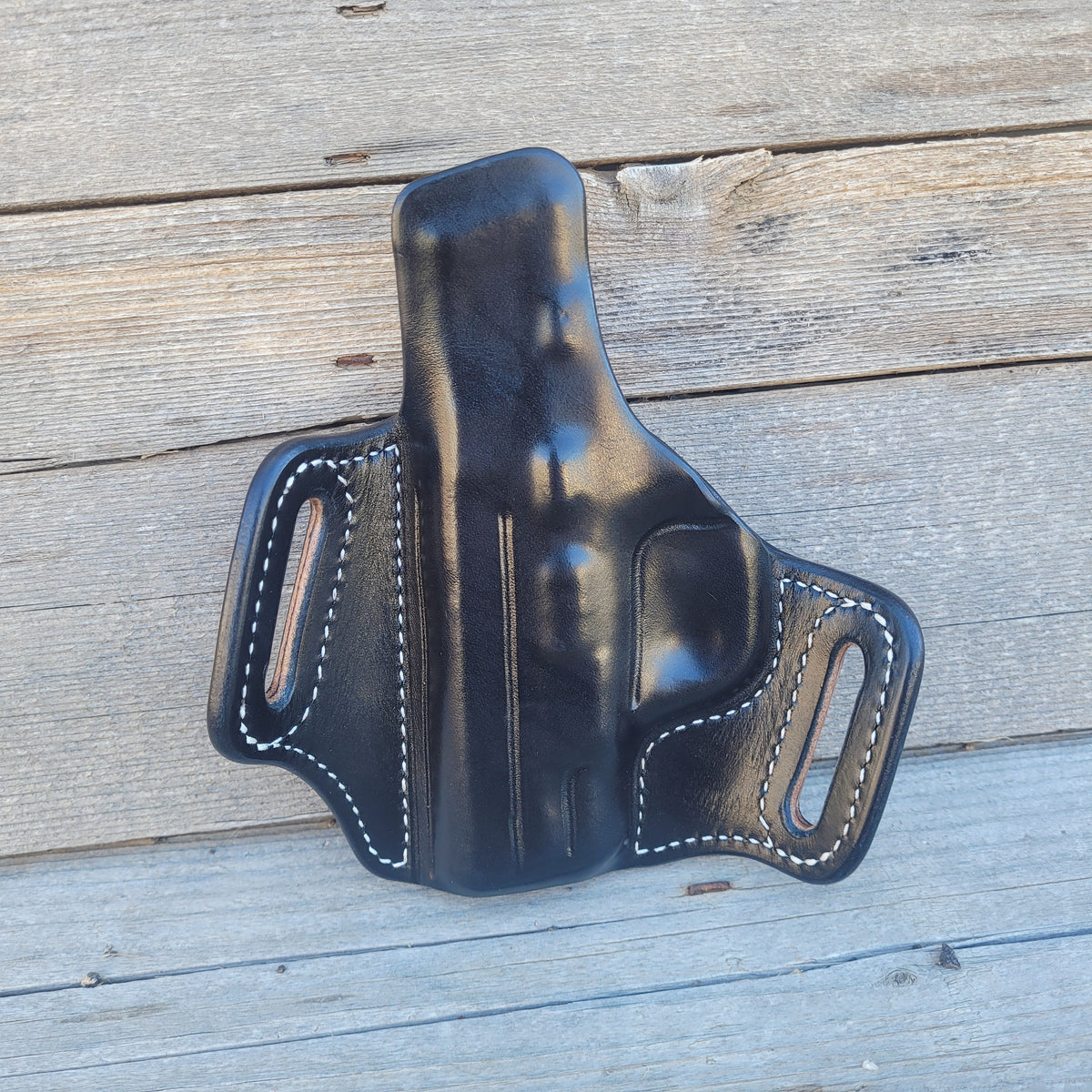 S&W Shield 9mm/40sw Classic Holster All Black, WHite Stitching